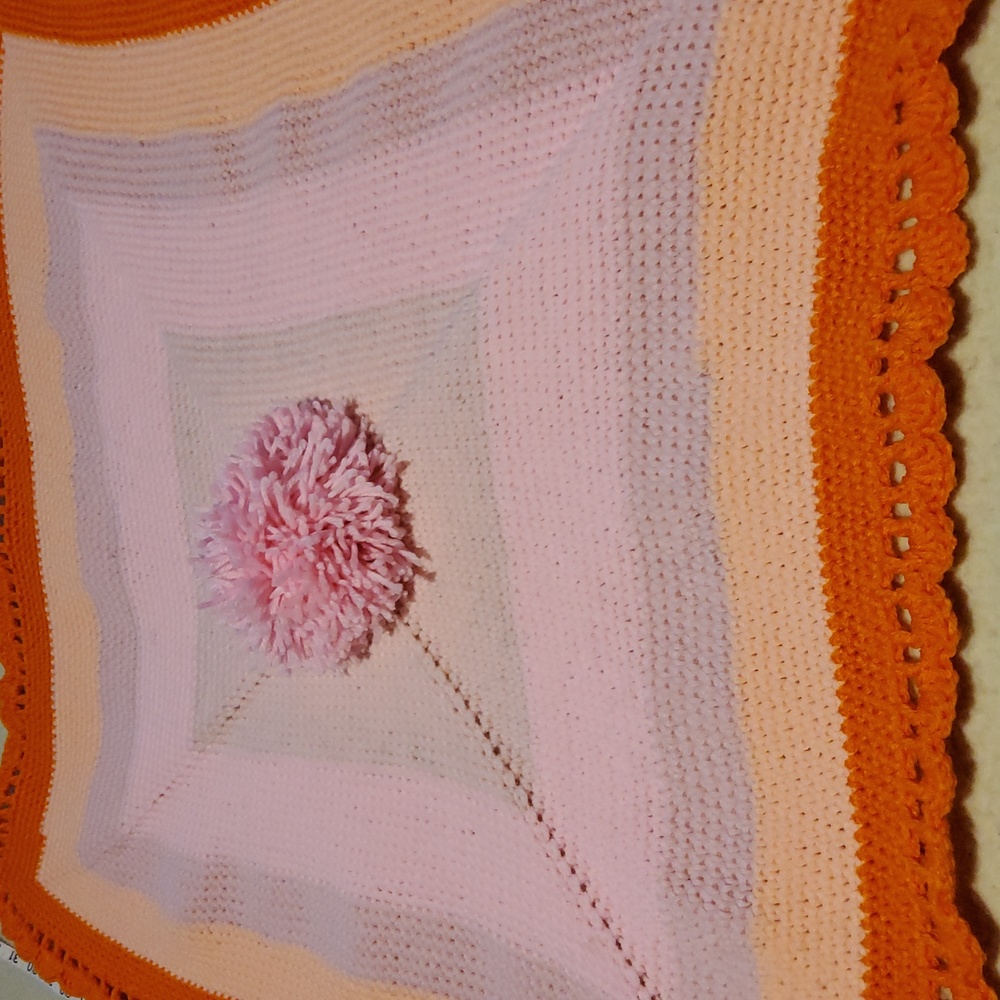 BABY THROW - Picture 2 of 5
